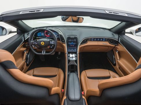 Used 2024 Ferrari Roma Spider image 27
