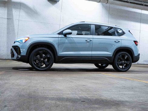 New 2026 Volkswagen Taos SEL AWD/4WD image 3