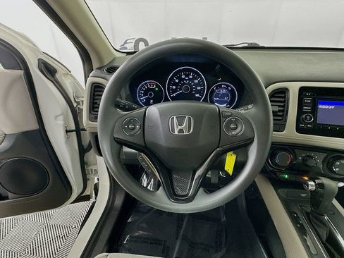 Used 2018 Honda HR-V LX image 13