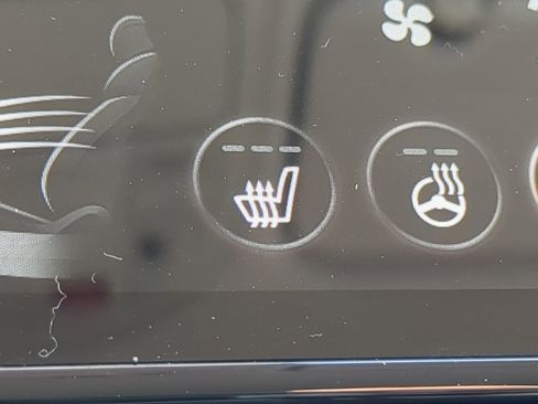 Used 2025 Genesis G70 2.5T image 53