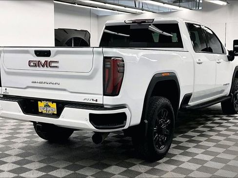 Used 2024 GMC Sierra 2500 AT4 w/ AT4 Premium Plus Package image 13