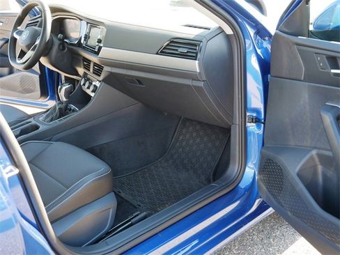 Certified 2024 Volkswagen Jetta SE image 19