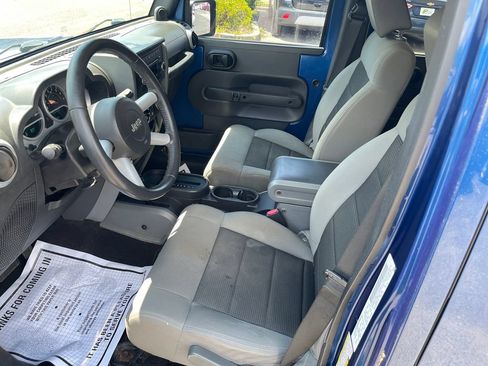 Used 2010 Jeep Wrangler Unlimited Sahara w/ Dual Top Group AWD/4WD image 10