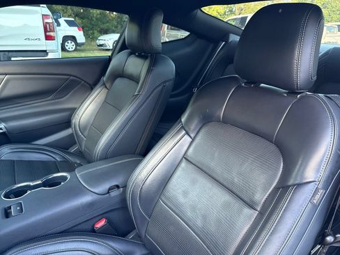 Used 2025 Ford Mustang GT Premium RWD image 11