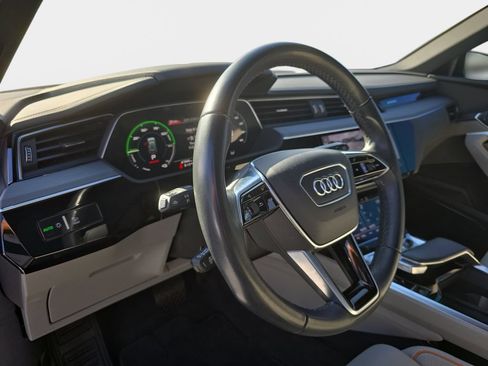 Used 2024 Audi Q8 e-tron Prestige w/ Prestige Package AWD/4WD image 27