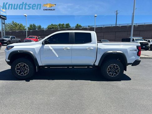 Used 2023 Chevrolet Colorado ZR2 w/ ZR2 Convenience Package III AWD/4WD image 4