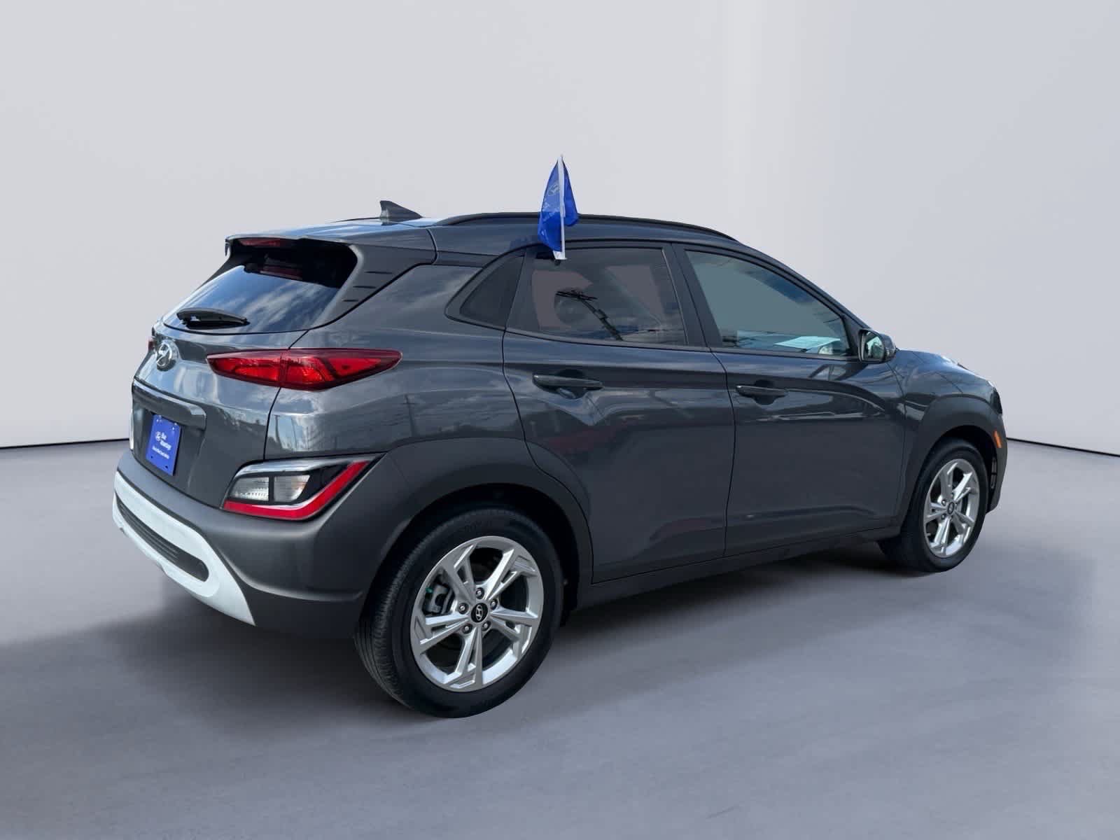 Used 2023 Hyundai Kona SEL w/ Convenience Package FWD image 5