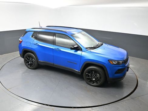 Used 2025 Jeep Compass Latitude w/ Altitude Special Edition AWD/4WD image 33