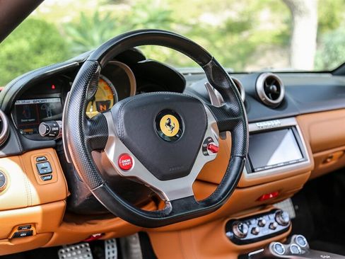 Used 2010 Ferrari California image 28