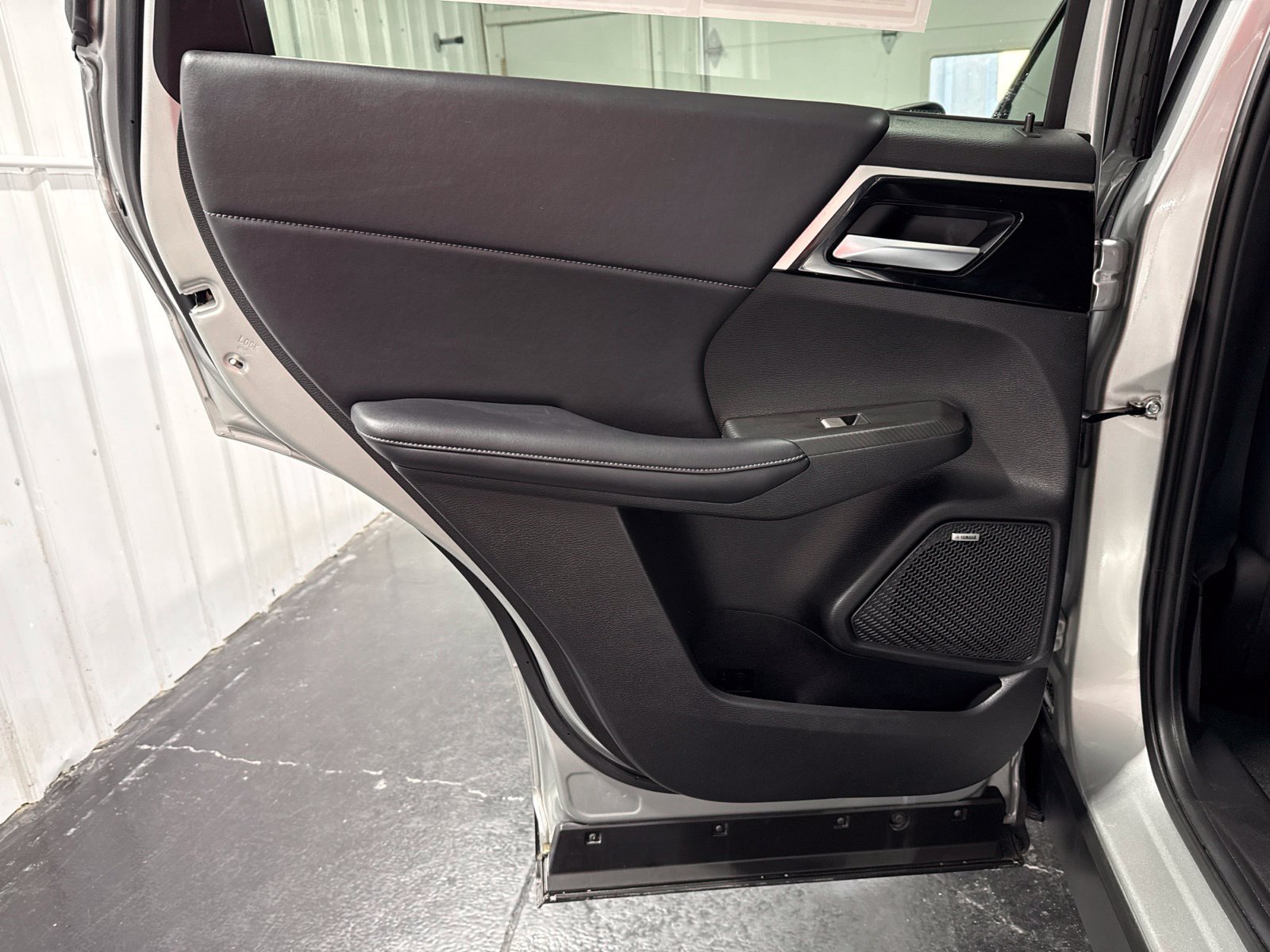 Used 2025 Mitsubishi Outlander SE AWD/4WD image 22