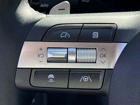 Used 2025 Hyundai Kona Limited image 25