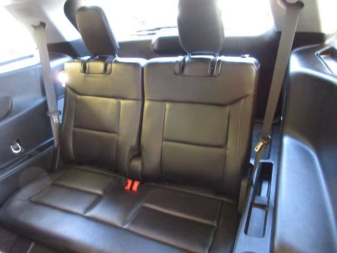 Certified 2023 Ford Explorer Limited w/ Limited Technology Package RWD image 26