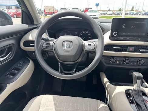 Certified 2025 Honda HR-V LX image 13