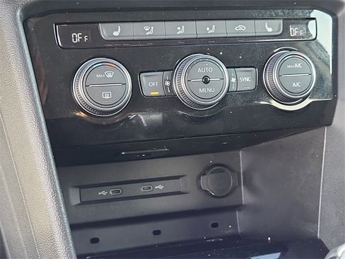 Used 2024 Volkswagen Taos SE image 14