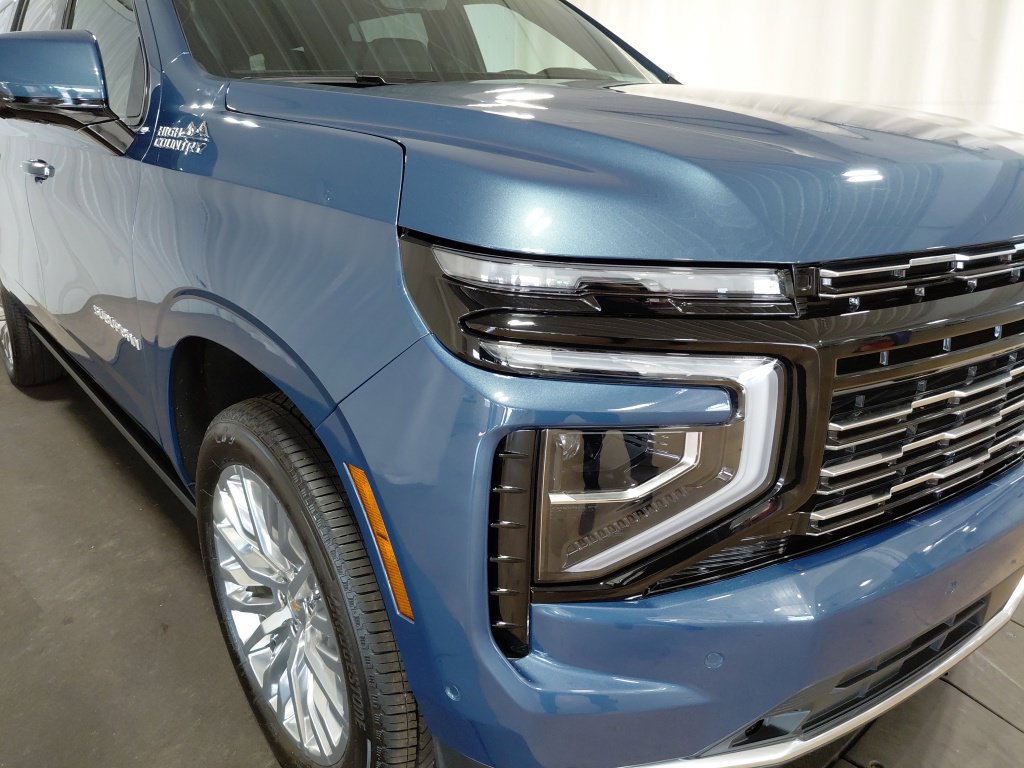 Certified 2026 Chevrolet Suburban High Country AWD/4WD image 14