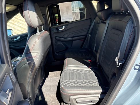 Used 2023 Ford Escape ST-Line Elite AWD/4WD image 4