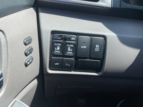 Used 2014 Honda Odyssey Touring image 7