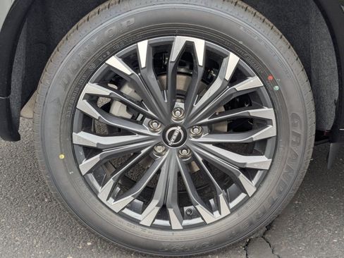 New 2026 Nissan Rogue Platinum image 10