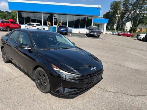Used 2021 Hyundai Elantra Blue w/ Cargo Package FWD image 7