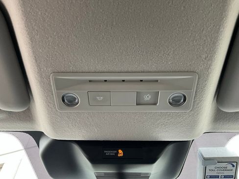 Used 2025 Nissan Kicks SV image 15