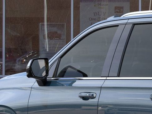 New 2026 Chevrolet Suburban Premier image 12