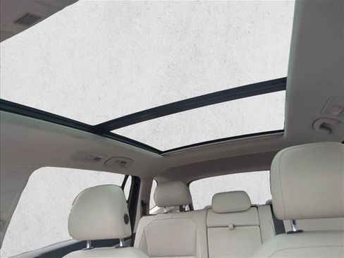 Used 2023 Volkswagen Tiguan SE FWD image 26