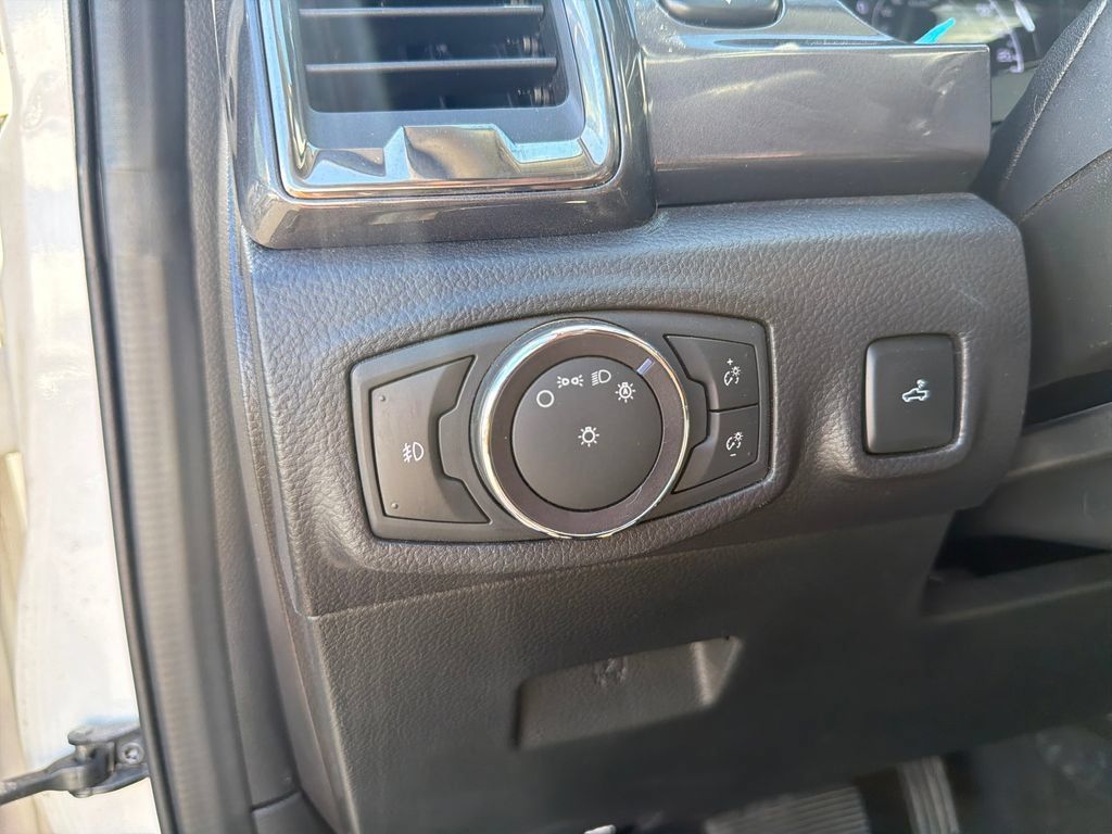 Used 2019 Ford Ranger Lariat w/ FX4 Off-Road Package AWD/4WD image 32