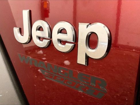 Used 2021 Jeep Wrangler Sport image 13