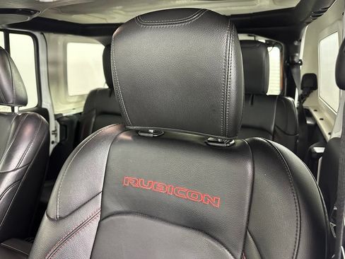 Used 2023 Jeep Wrangler Unlimited Rubicon w/ LED Lighting Group AWD/4WD image 18