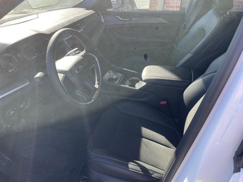 Used 2025 Jeep Grand Cherokee Altitude image 6