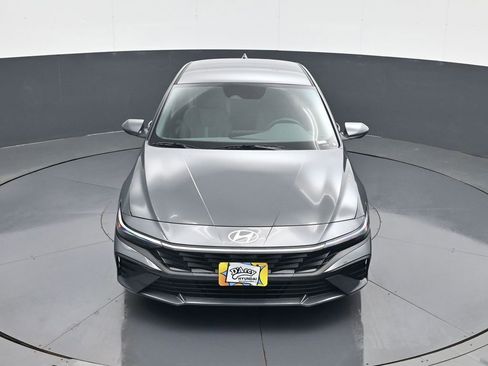 New 2026 Hyundai Elantra SE FWD image 14