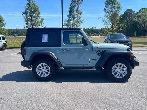 Used 2023 Jeep Wrangler Sport AWD/4WD image 8