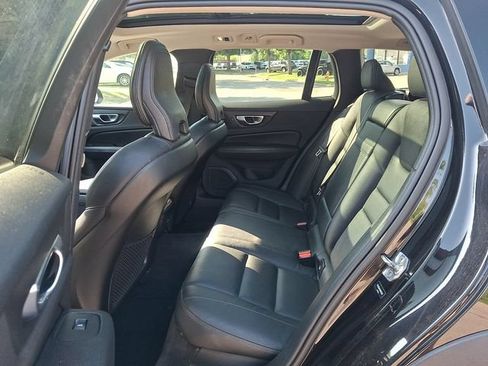 Used 2021 Volvo V60 T5 Cross Country AWD/4WD image 12