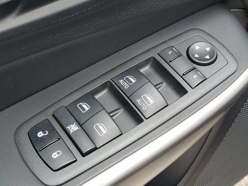 Used 2022 Jeep Cherokee Latitude Lux AWD/4WD image 25
