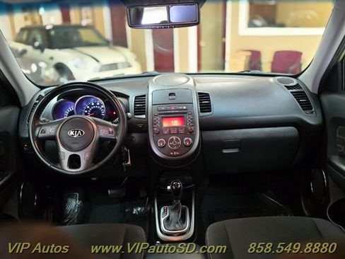 Used 2013 Kia Soul + FWD image 18