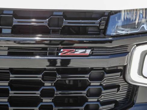 Used 2023 Chevrolet Tahoe Z71 w/ Luxury Package AWD/4WD image 12