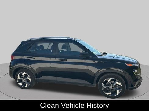 Used 2025 Hyundai Venue SEL FWD image 3