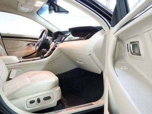 Used 2017 Ford Taurus Limited image 10
