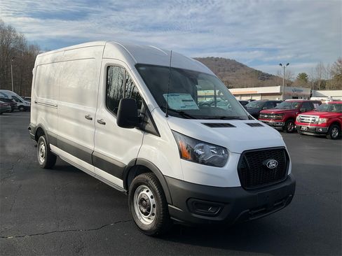 New 2026 Ford Transit 250 148 Medium Roof image 3