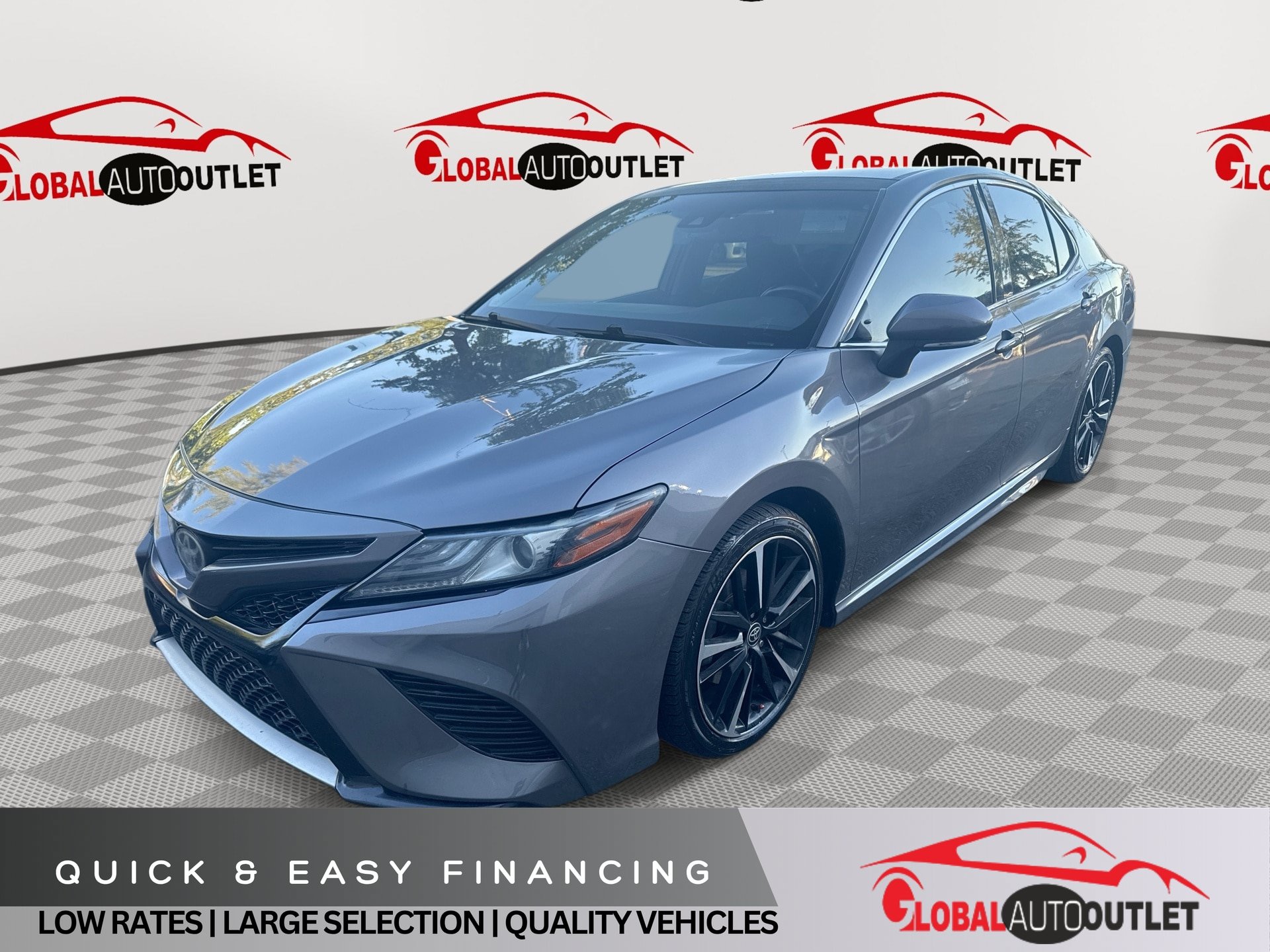 Used 2020 Toyota Camry XSE FWD image 1