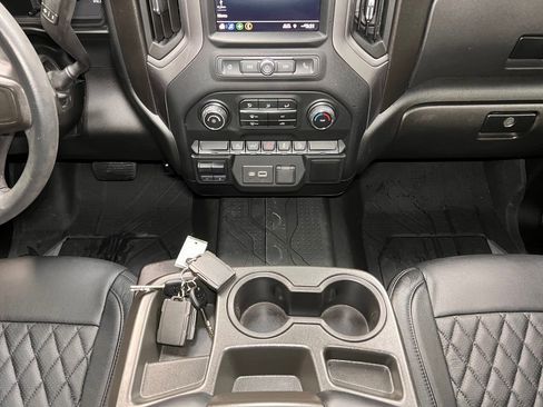Used 2021 Chevrolet Silverado 1500 Custom Trail Boss AWD/4WD image 14