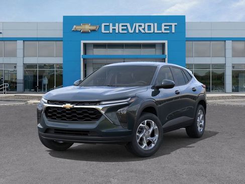 New 2026 Chevrolet Trax LS w/ LS Convenience Package FWD image 6