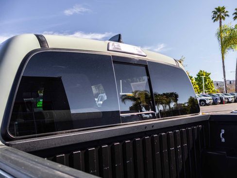 Used 2023 Toyota Tacoma TRD Off-Road image 18