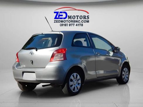 Used 2008 Toyota Yaris 2-Door Hatchback image 5