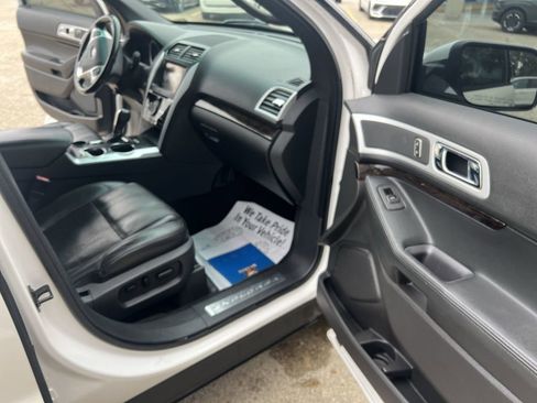 Used 2011 Ford Explorer Limited w/ 301A Rapid Spec Order Code image 22