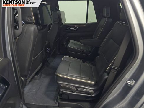 Used 2025 GMC Yukon Elevation w/ Elevation Premium Package AWD/4WD image 7