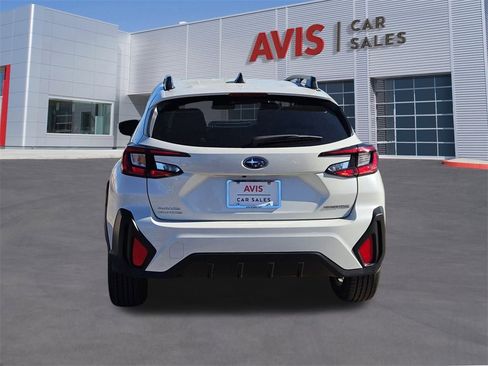 Used 2024 Subaru Crosstrek 2.0i Premium image 5