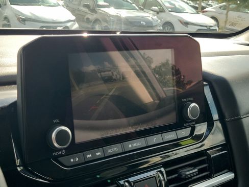 Used 2025 Nissan Pathfinder SV FWD image 23