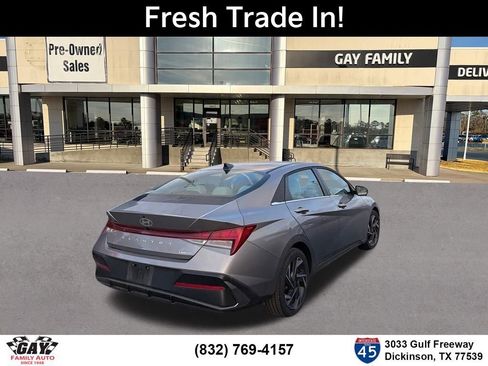 Used 2025 Hyundai Elantra Limited image 9