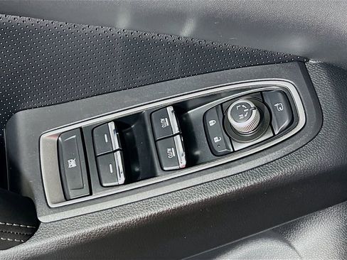 Used 2024 Subaru Ascent Touring AWD/4WD image 17
